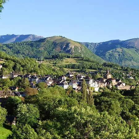 Les Rochers Hotel