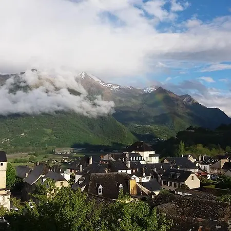 Hotel Les Rochers Saint-Savin (Hautes-Pyrenees)