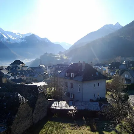 Hotel Les Rochers Saint-Savin (Hautes-Pyrenees)