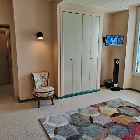 Les Rochers Szálloda 3*