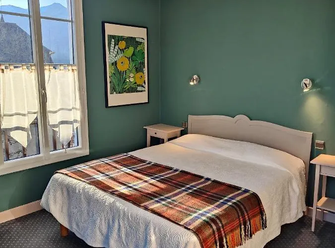 Les Rochers Отель 3*