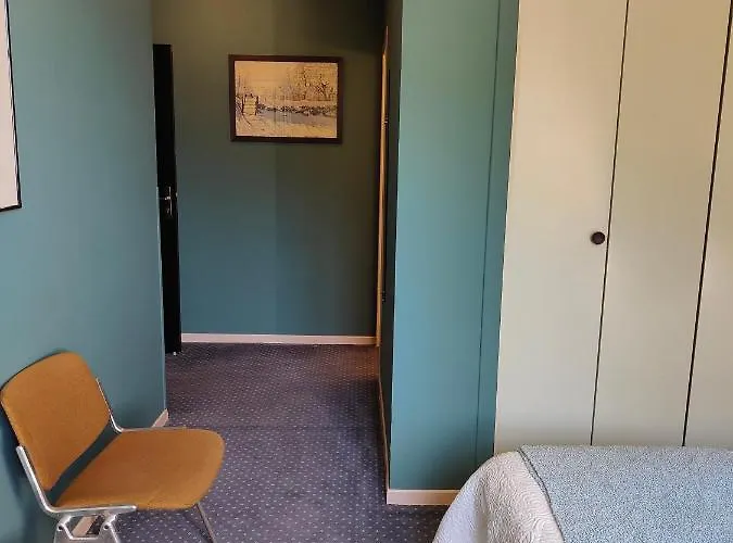 Отель Les Rochers Сен-Савен