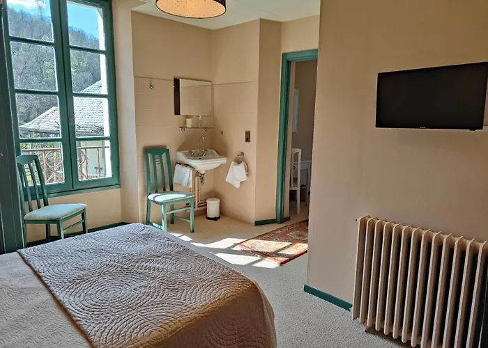 Les Rochers Saint-Savin