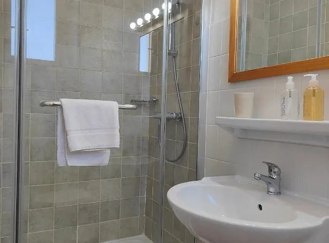 Отель Les Rochers