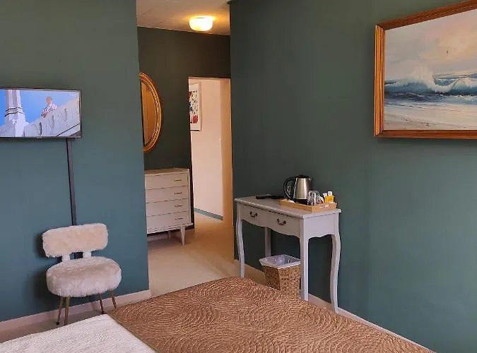 Les Rochers 3* Сен-Савен