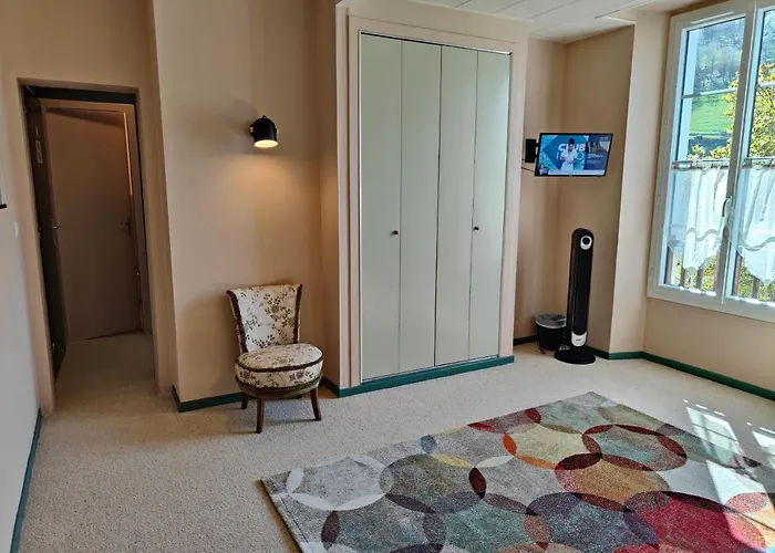 Les Rochers Отель 3*