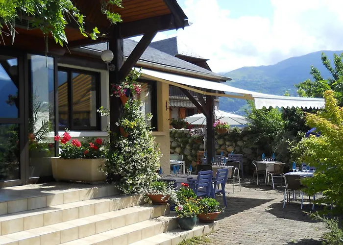 Отель Les Rochers