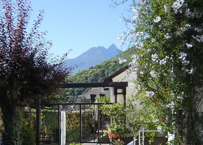 Les Rochers Отель 3*