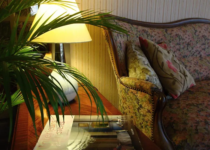 Les Rochers Отель 3*