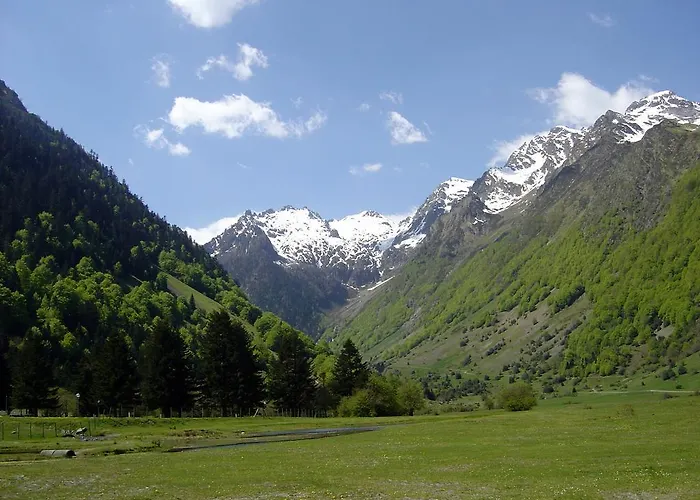 Les Rochers 3* Сен-Савен