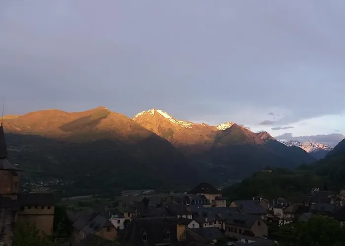 Отель Les Rochers Сен-Савен