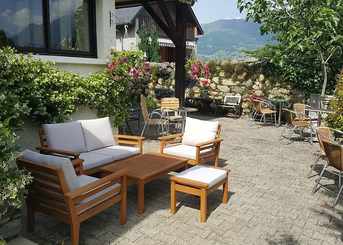 Les Rochers 3* Сен-Савен